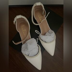NWT Lulus White Satin Flats